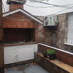 Apto En Venta 3 Dormitorios, 2 Baños, Patio-centro