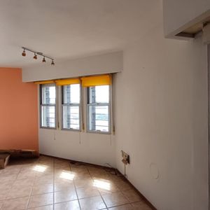 Apto En Venta 4 Dormitorios, 2 Baños, Balcon- La Blanqueada