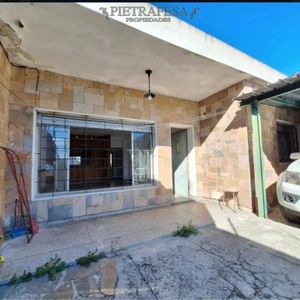 Casa Con Gran Terreno, 2 Dormitorios, 1 Baño- Villa Española
