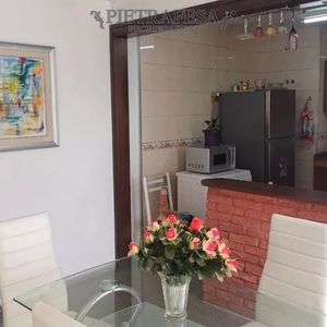 Apto En Venta 3 Dormitorios, 1 Baño-mercado Modelo