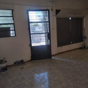 Local Comercial En Venta Con Renta - La Blanqueada