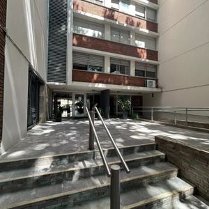 Apto En Venta Con Renta 3 Dormitorios, 2 Baños, Garaje-centro