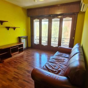 Apartamento En Alquiler, 2dormitorios, 1baño, Terraza, Amueblado. Pocitos.