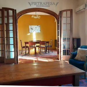 Apartamento En Venta, 3dormitorios, 1baño, Balcón. Ciudad Vieja.
