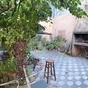 Casa En Venta 5 Dorm, 2 Baños, Patio- Villa Muñoz