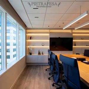 Oficina En Alquiler Wtc - 5 Oficinas Privados, 4 Baños, Sala De Reuniones.
