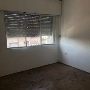 Casa En Venta, 3 Dormitorios, 2 Baños. Dos Plantas. Brazo Oriental.