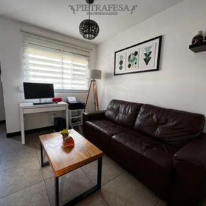 Apartamento En Venta Con Renta Tipo Duplex, 2 Dormitorios, 1 Baño, Patio Con Parrillero, Cochera. San José De Carrasco.