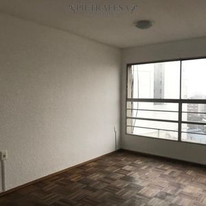Apartamento En Venta, 2 Dormitorios, 1 Baño, Terraza Lavadero. Con Renta. Parque Rodó.