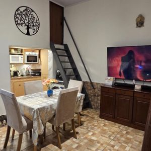 Apartamento Tipo Duplex En Venta, 2 Dormitorios, 1 Baño, Patio. Reducto.