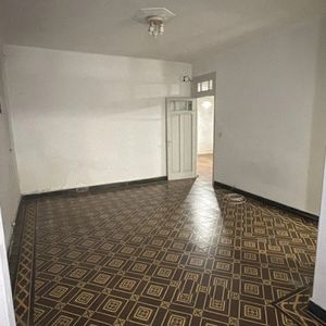 Apartamento En Venta, 2 Dormitorios, 1 Baño. Cordón Con Renta
