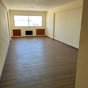 Apartamento En Alquiler, Monoambiente, 1 Baño. Cordón.