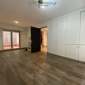 Apartamento En Alquiler, 1 Dormitorio, 1 Baño, Patio. Pocitos.