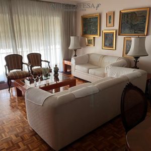 Apartamento En Venta, 3 Dormitorios, 2 Baños, Terraza, Garaje. Pocitos.
