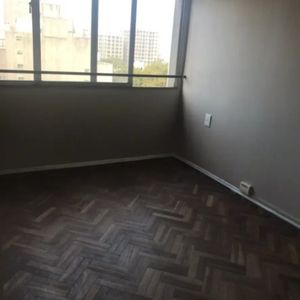 Apartamento En Alquiler, Monoambiente, 1 Baño. Centro.