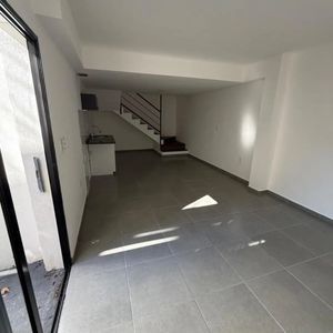 Apartamento En Alquiler, 1 Dormitorio, 1 Baño, Patio. Union.