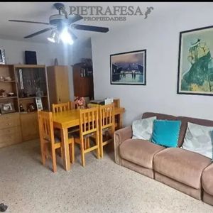 Apartamento En Alquiler, 3 Dormitorios, 1 Baño, Terraza Lavadero, Estacionamiento. Malvin Norte.