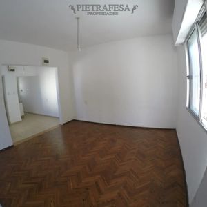 Apartamento En Alquiler, Monoambiente, 1 Baño. Gastos Comunes Incluidos. La Blanqueada.