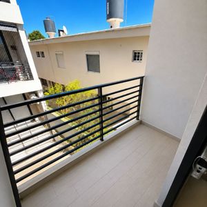 Apartamento En Alquiler, Monoambiente, 1 Baño. Malvin.