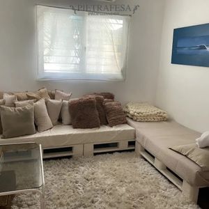 Apartamento En Alquiler, 2 Dormitorios, 1 Baño. Amueblado. Punta Carretas.