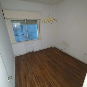 Apartamento En Alquiler, 2 Dormitorios, Escritorio, 1 Baño. Centro.