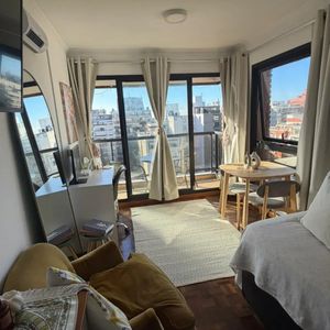 Apartamento En Alquiler, Monoambiente, 1 Baño, Terraza. Pocitos.