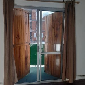 Apartamento En Alquiler, 2 Dormitorios, 1 Baño, Terraza. La Teja.