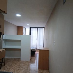 Apartamento En Alquiler, Monoambiente, 1 Baño. Semi Equipado. Tres Cruces.