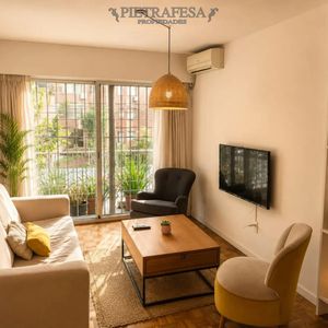 Apartamento En Alquiler, 3 Dormitorios, 2 Baños, Patio. Punta Carretas.