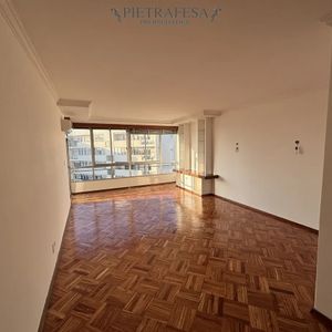 Apartamento En Alquiler, 3 Dormitorios, 2 Años, Terraza, Garaje. Parque Rodó.