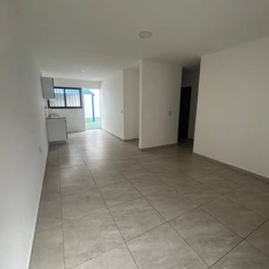 Apartamento En Alquiler, 3 Dormitorios, 1 Baño, Patio, Cochera. Malvin Norte.