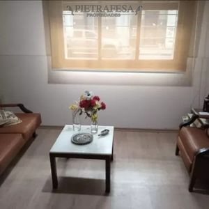 Apartamento En Alquiler, 3 Dormitorios, 1 Baño, 2 Patios. Cordón.