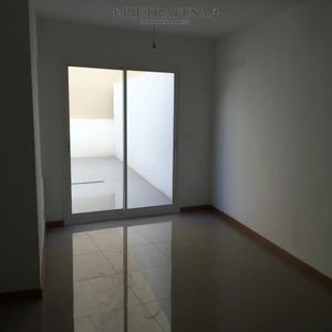 Apartamento En Alquiler, 1 Dormitorio, 1 Baño, Patio. Cordón.