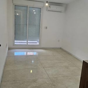 Apartamento En Alquiler, 1 Dormitorio, 1 Baño, Terraza Con Parrillero. Buceo.