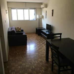 Apartamento En Alquiler, 2 Dormitorios, 1 Baño. La Blanqueada.