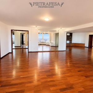 Apartamento De 5 Dormitorios En Punta Carretas
