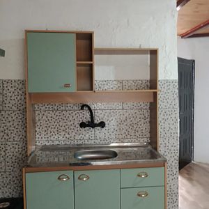 Apartamento En Alquiler, 2 Dormitorios, 1 Baño. Cerro.