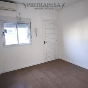 Apartamento 2 Dormitorios Reciclado, Cerca De Shopping Nuevo Centro