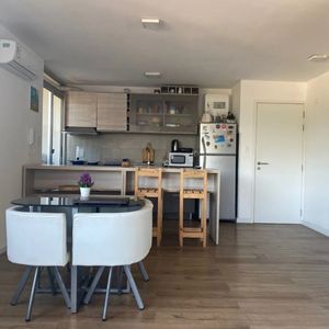 Apartamento En Venta Con Renta, 2 Dormitorios, 1 Baño, Terraza, Defensa, Cordón.