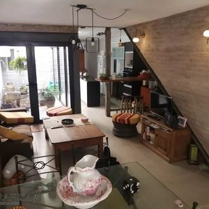 Apartamento En Venta 2 Dormitorios, 2 Baños, Patio Y Barbacoa, Maldonado, Palermo.