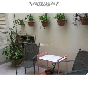 Apartamento En Venta -con Renta 1 Dormitorio , 1 Baño Y Patio- Canelones- Ciudad Vieja.