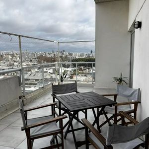 Apartamento En Venta 2 Dormitorios, 1 Baño Y Terraza Con Parrillero-defensa-tres Cruces