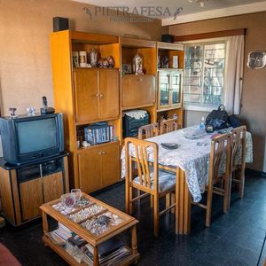 Apartamento En Venta 3 Dormitorios, 1 Baño Y Terraza Con Parrillero- Cicerón-bella Italia