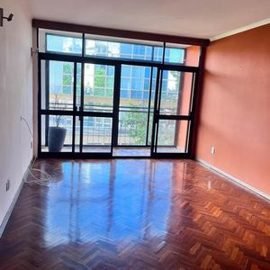 Apto En Venta, 3 Dormitorios, 2 Baños- Yaguarón -centro