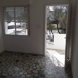 Apto Con Renta En Venta 2 Dormitorios Y Balcón-hipólito Mordellie