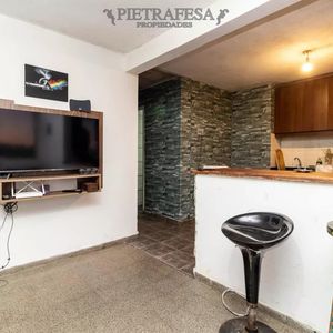Apto En Venta 3 Dormitorios, 1 Baño- Mercado Modelo