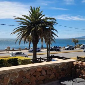 Propiedad En Venta: Casa En La Rambla De Punta Fria