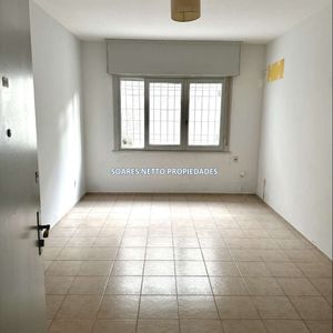 Apartamento En Alquiler De 1 Dormitorio Con Patio En Pocitos.