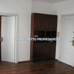 Alquiler De Apartamento De 2 Dormitorios Centro Sobre 18 De Julio