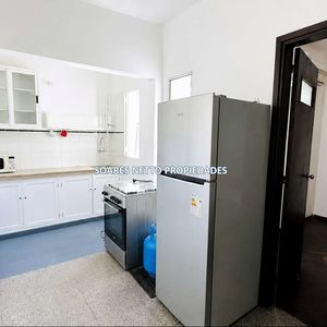 Casa De Altos En Venta En Parque Batlle, Al Frente Y Con Buena Luz